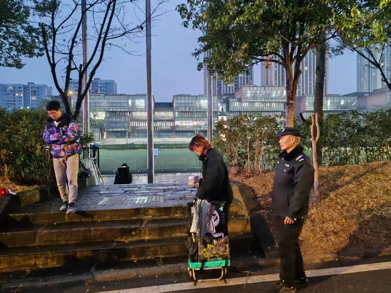 1749194363904038.jpg 45.jpg